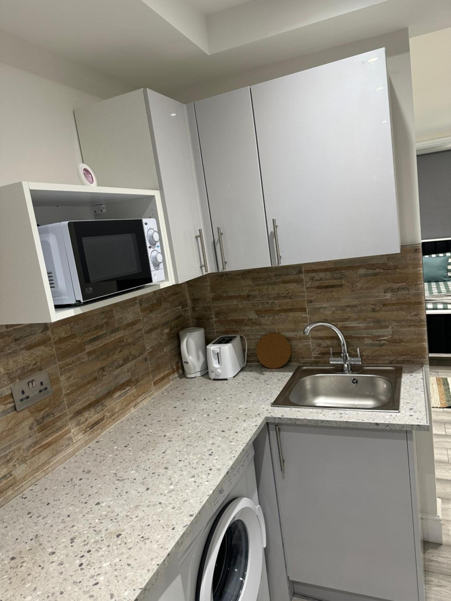 Guest&Rest Ealing 5 Apartment Екстериор снимка
